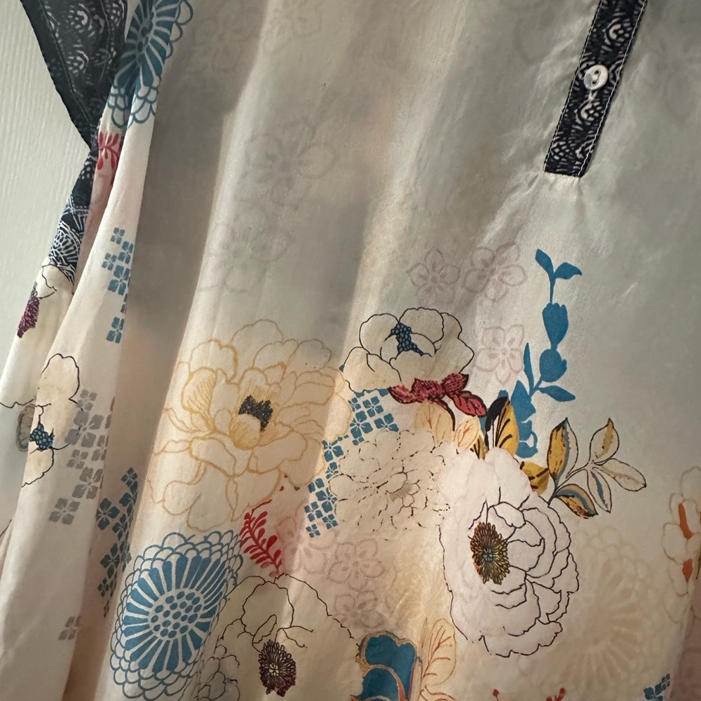 Johnny Was silk floral tunic size M - Picture 3 of 4